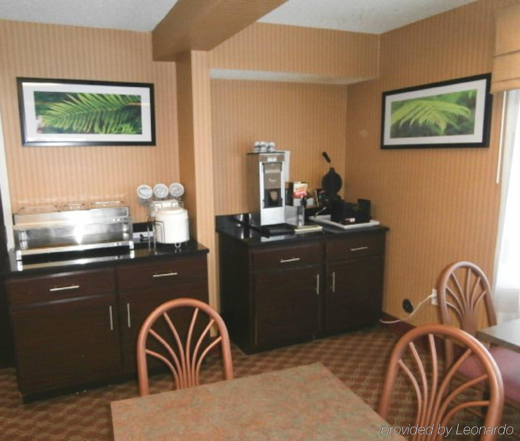 Sleep Kansas International Airport Inn