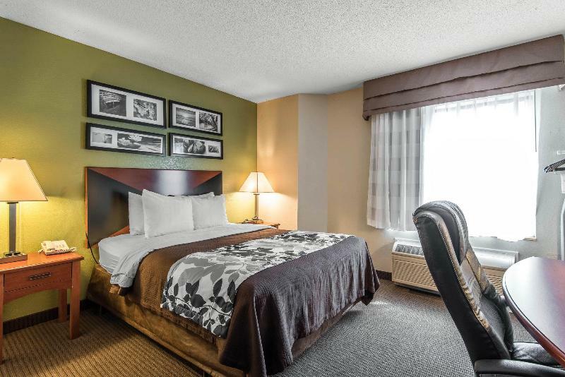 Sleep Kansas International Airport 2*